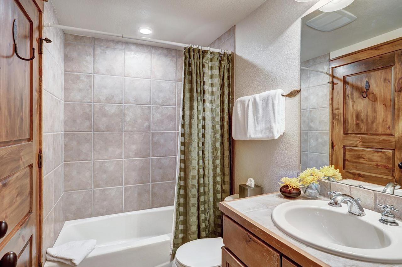 Amber Sky - Ski-In Ski-Out Apartment Breckenridge Room photo